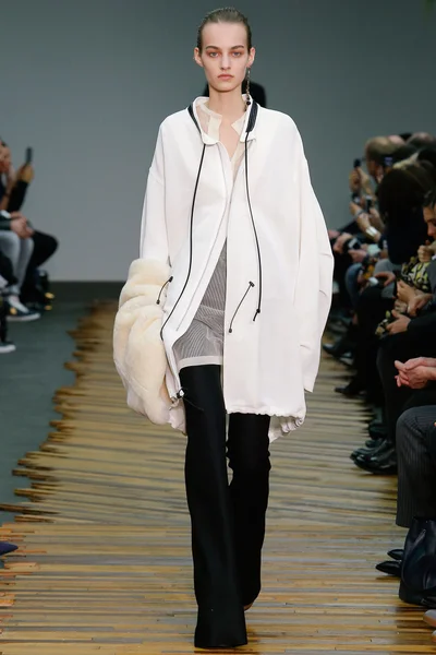 Look 14